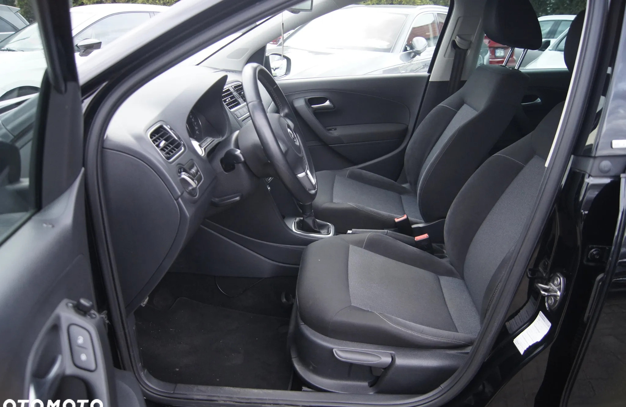 Volkswagen Polo cena 26900 przebieg: 123063, rok produkcji 2012 z Chełmno małe 232